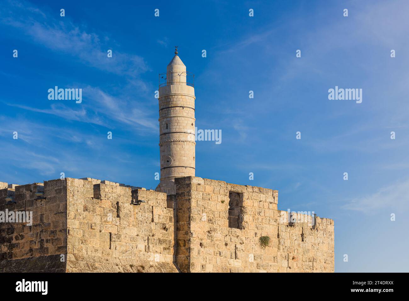 Blick auf die Zitadelle des Turms von David gegen den Himmel mit Kopierraum, Jerusalem, Israel Stockfoto