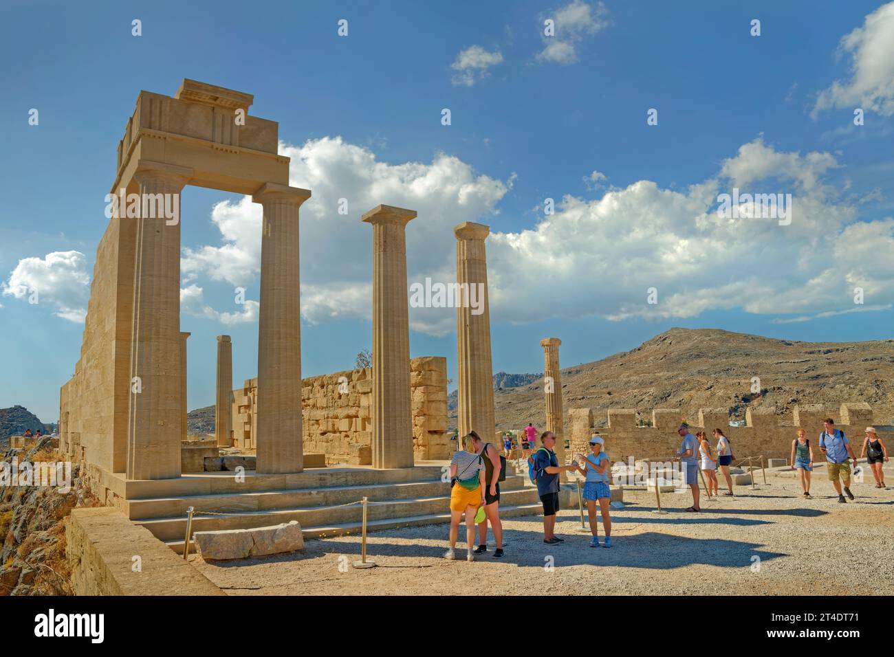 Der Tempel der Athena Lindia, Teil der Akropolis von Lindos auf der Insel Rhodos, Griechenland. Stockfoto