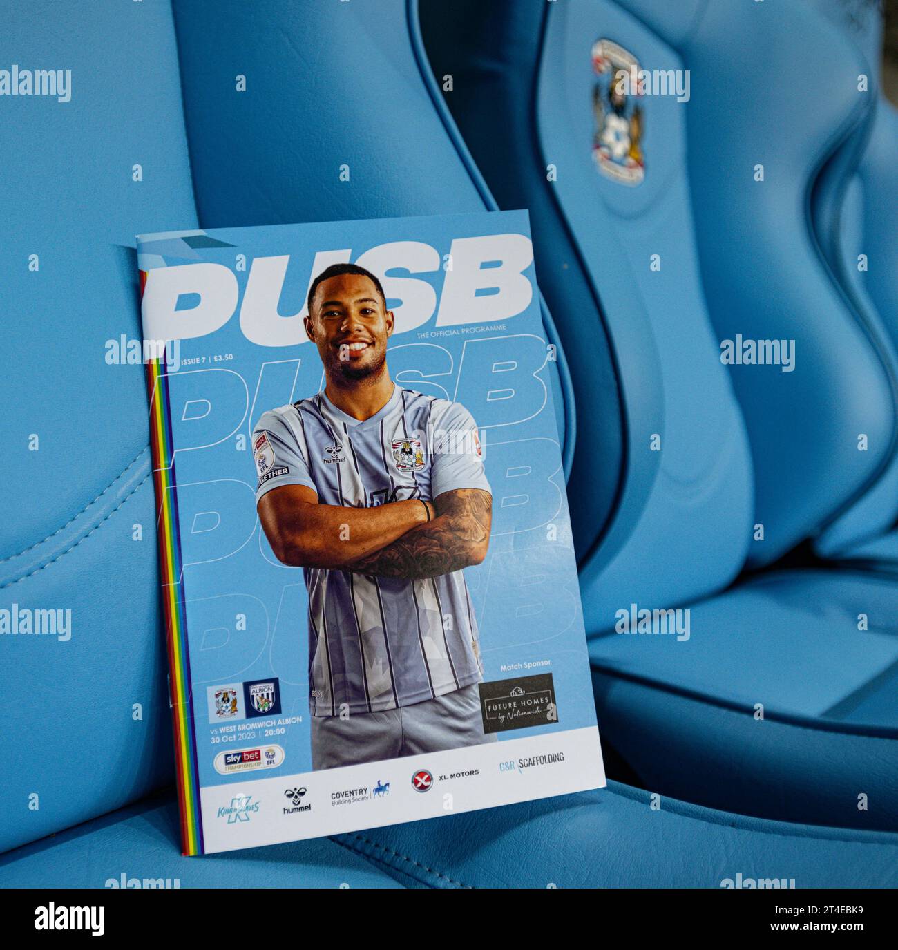 Coventry, Großbritannien. Coventry, Großbritannien. 30. Oktober 2023; Coventry Building Society Arena, Coventry, England; EFL Championship, Coventry City gegen West Bromwich Albion; Today Match Program on the Manager Seat Credit: Action Plus Sports Images/Alamy Live News Stockfoto