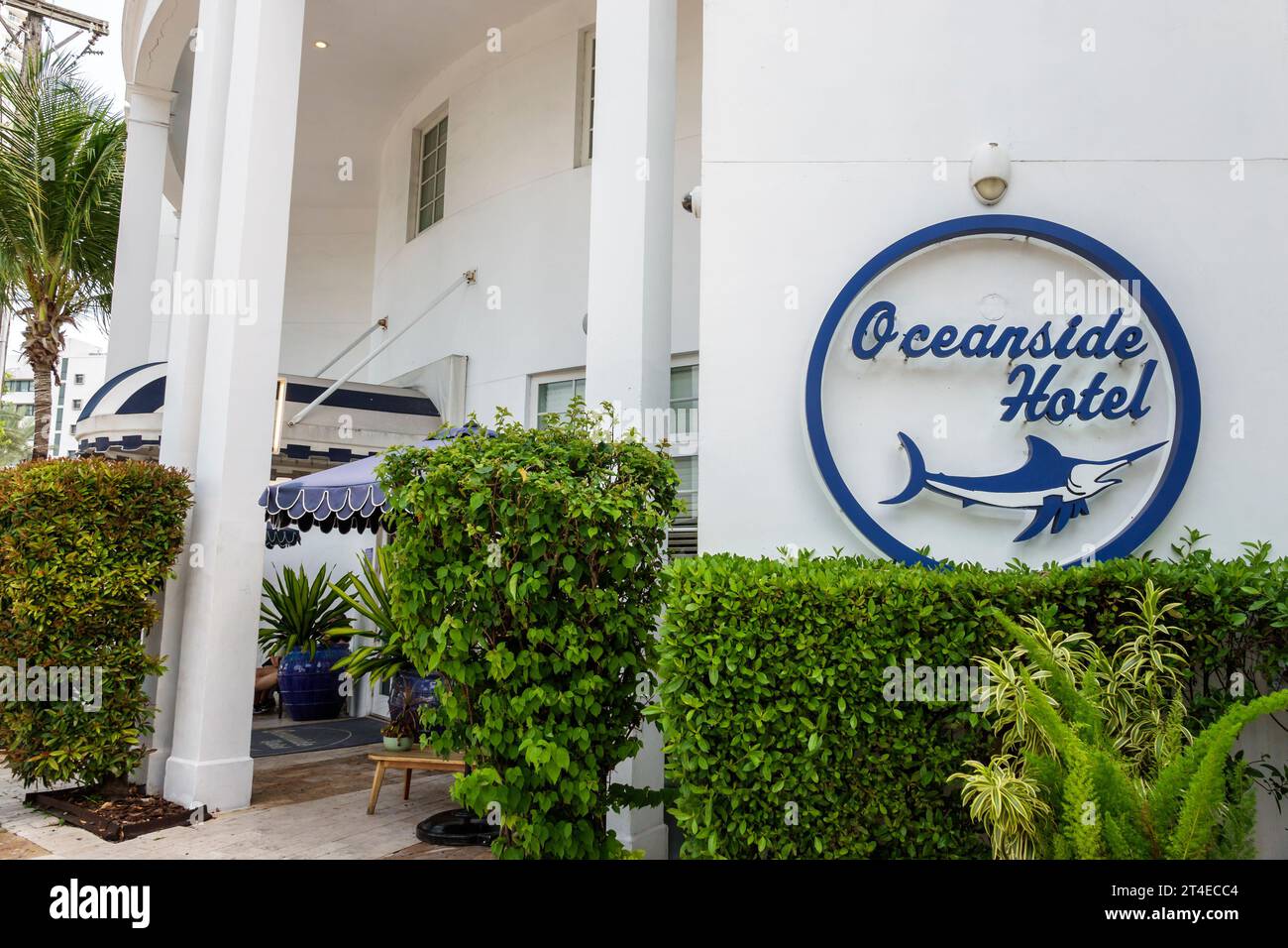 Miami Beach Florida, Außenfassade, Gebäude Vordereingang Hotel, Collins Avenue, Oceanside Hotel Schild, Hotels Motels Unternehmen Stockfoto