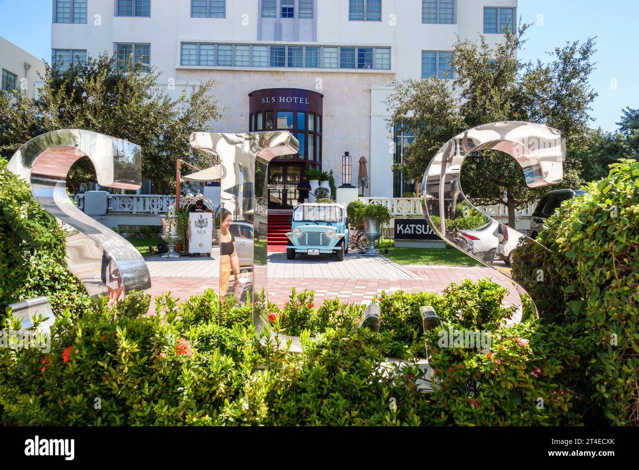 Miami Beach Florida, Außenfassade, Gebäude Vordereingang Hotel, Collins Avenue, SLS South Beach Schild, Hotels Motels Unternehmen Stockfoto