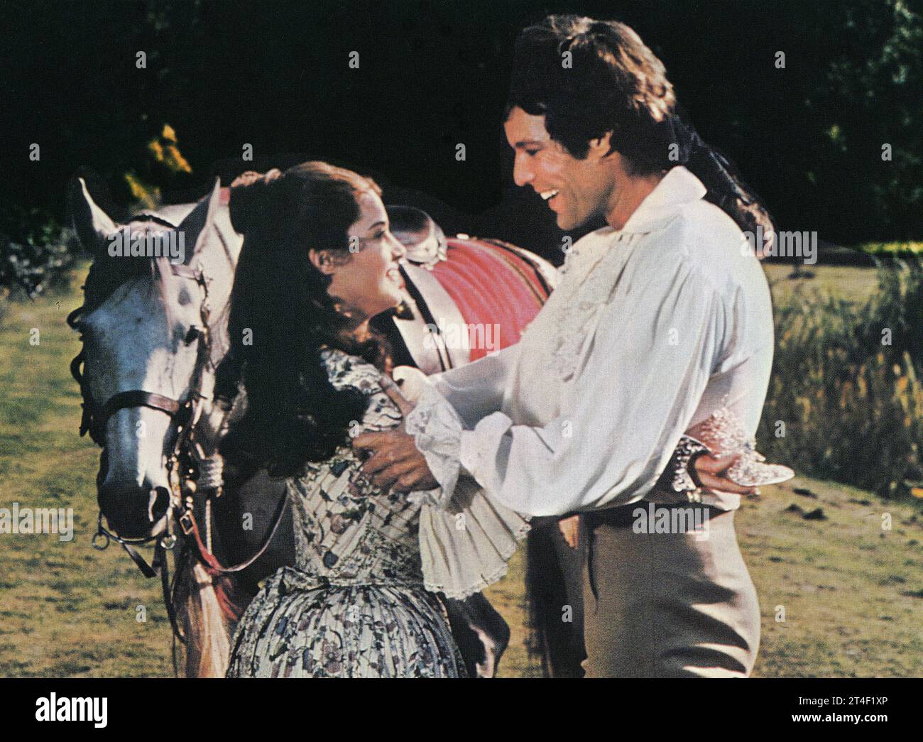 gemma-craven-richard-chamberlain-am-set-des-britischen-musikfilms-the