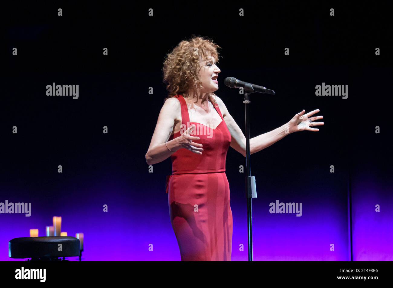 Italienisches Sängermusikkonzert - Fiorella Mannoia e Danilo Rea - Luce Tour Fiorella Mannoia live während des Konzerts Luce Tour mit Danilo Rea Roma Auditorium Parco della Musica Italien Copyright: XRobertoxBettacchix/xLiveMediax LPM 1110235 Credit: Imago/Alamy Live News Stockfoto