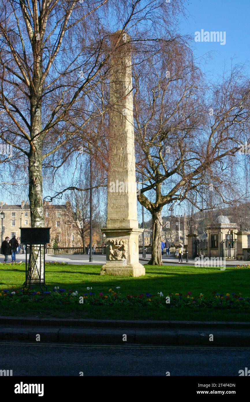 Bath, England - 3. Februar 2007: Obelisk anlässlich eines Besuchs von Prinz Wilhelm von Orange in Bath im Jahr 1734. Stockfoto