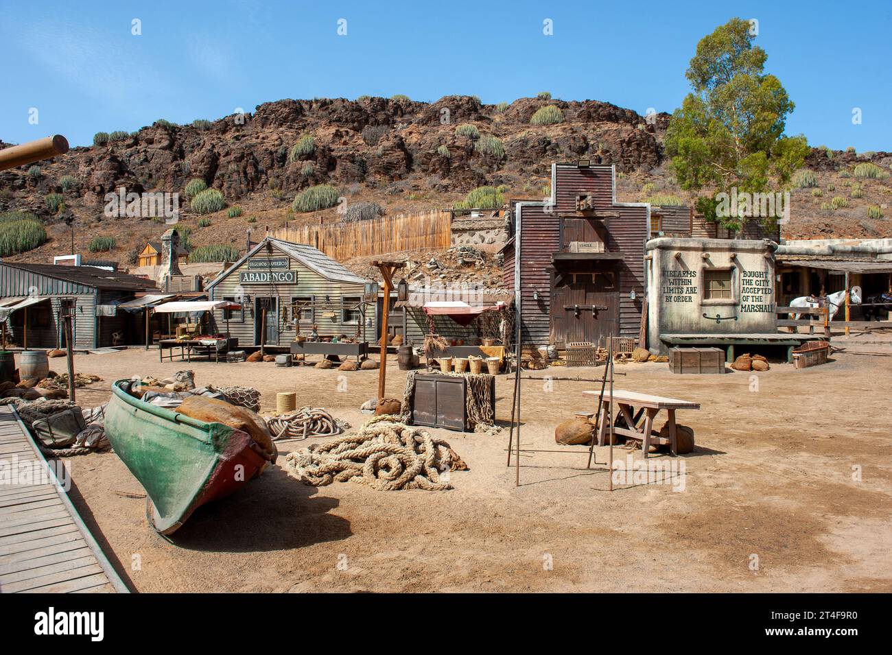 GRAN CANARIA, SPANIEN - 1. August 2023: Sioux City ist eine neu aufgebaute Cowboystadt mit Shows und beliebt bei Touristen Stockfoto