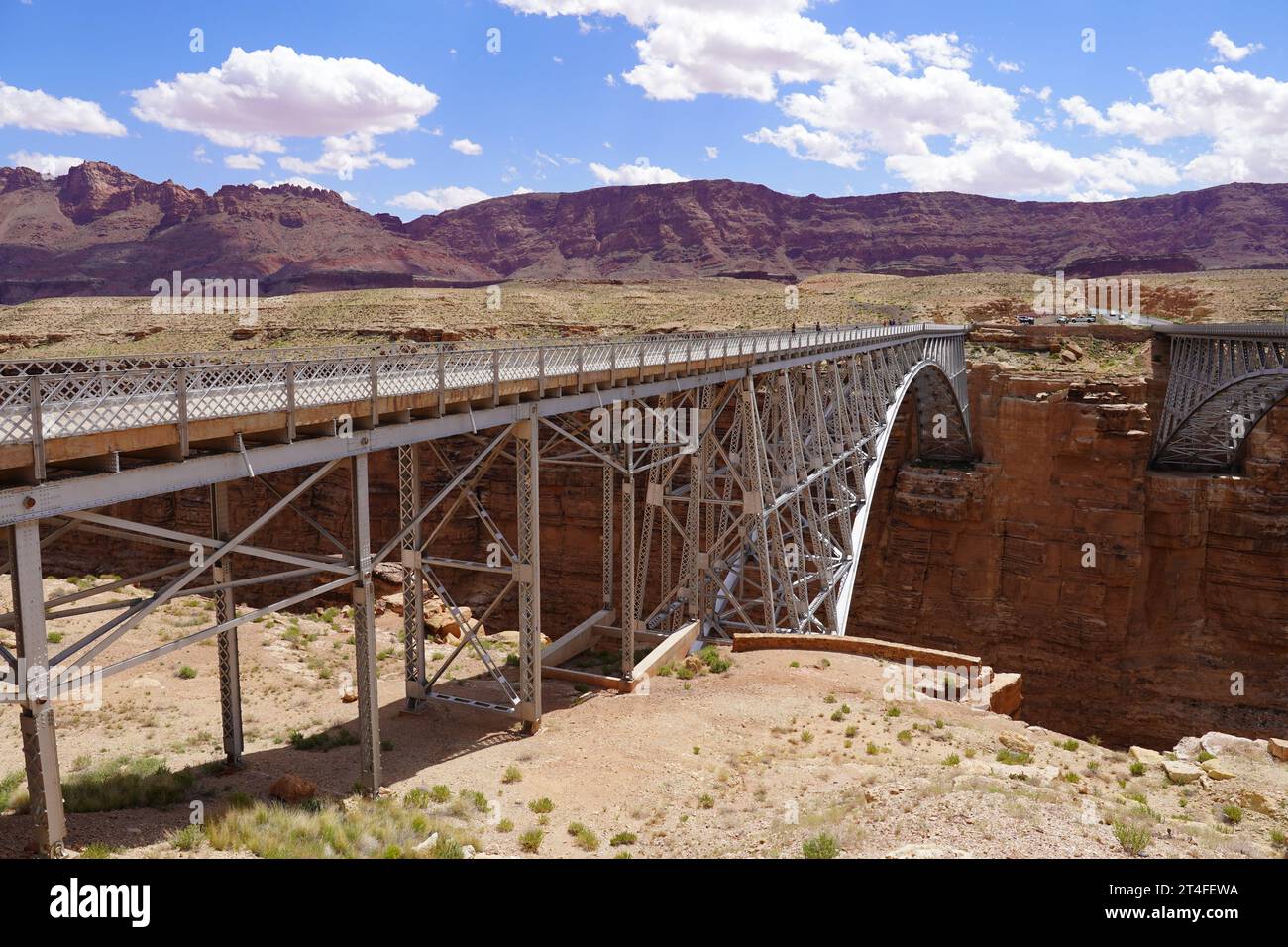 Marmor Canyon, Arizona, USA – 4. Mai 2023: Historische Navajo Bridge, die den Colorado River überspannt Stockfoto