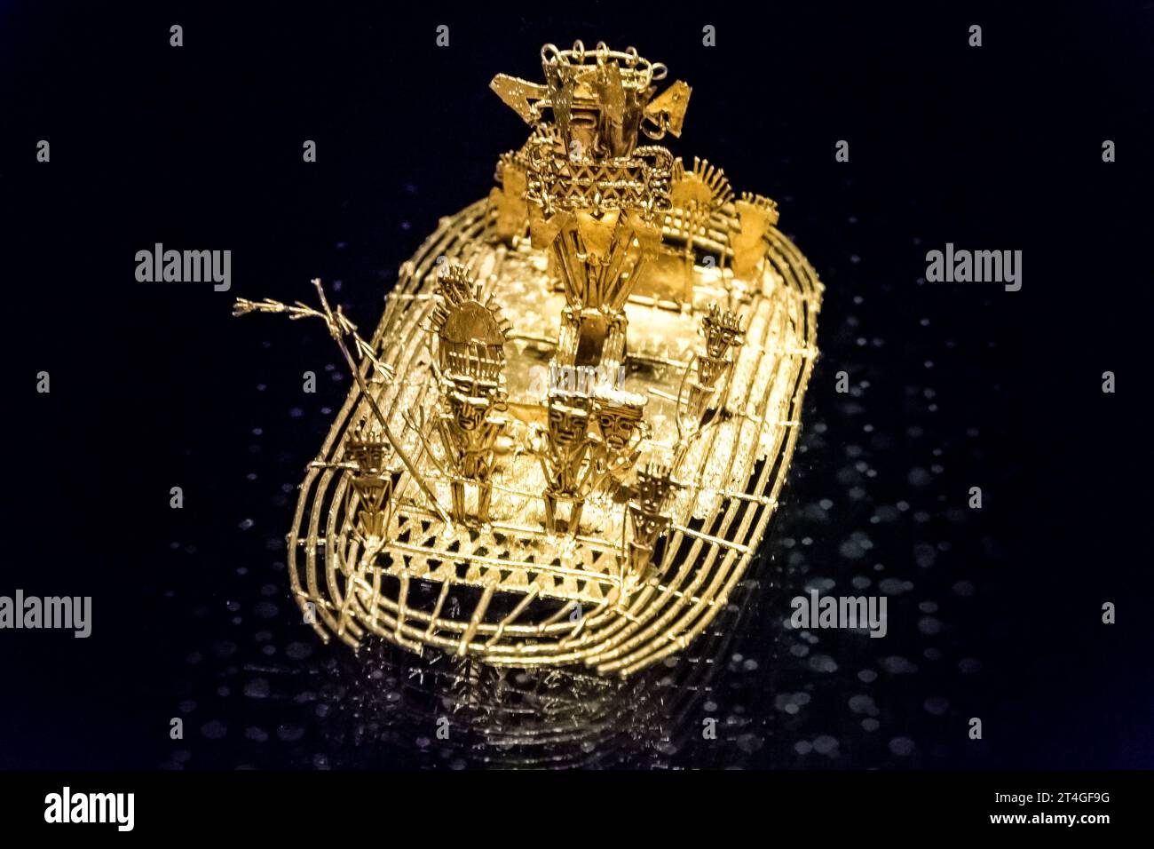 Präkolumbianische Goldgegenstände werden im Gold Museum von Bogota ausgestellt, das für seine große Sammlung von Gold- und Metalllegierungsstücken bekannt ist. Stockfoto