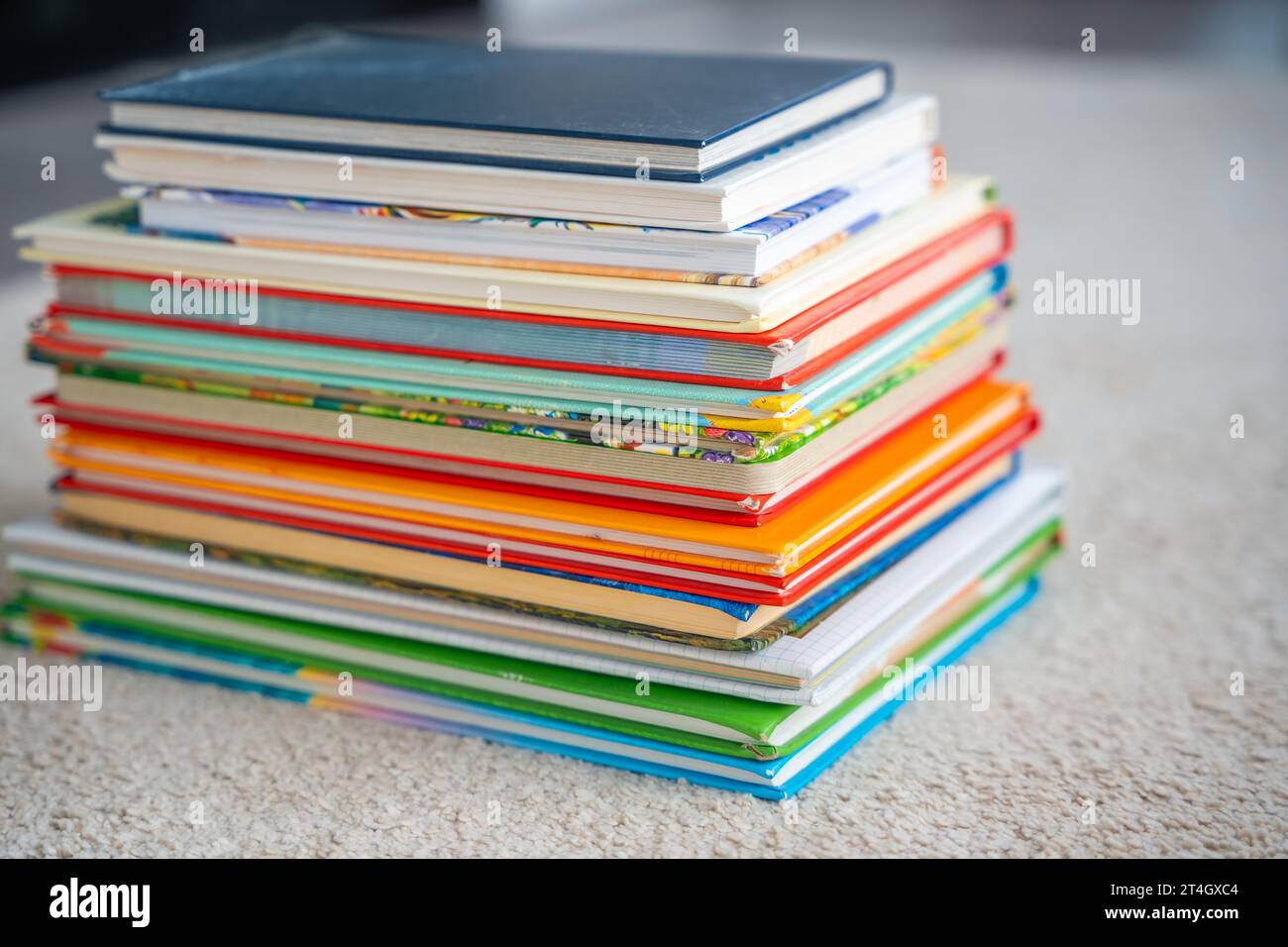Stapel Kinderbücher mit Märchen Stockfoto