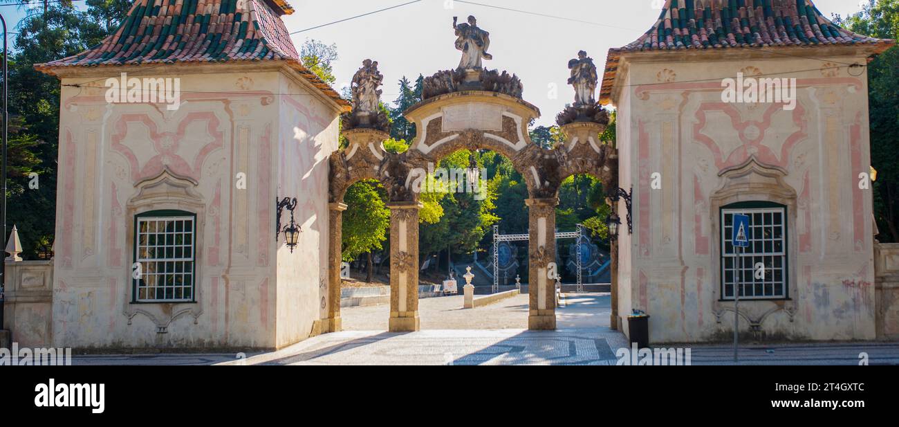 Eingang zum Santa Cruz Park, besser bekannt als Jardim da Sereia, Coimbra, Portugal Stockfoto