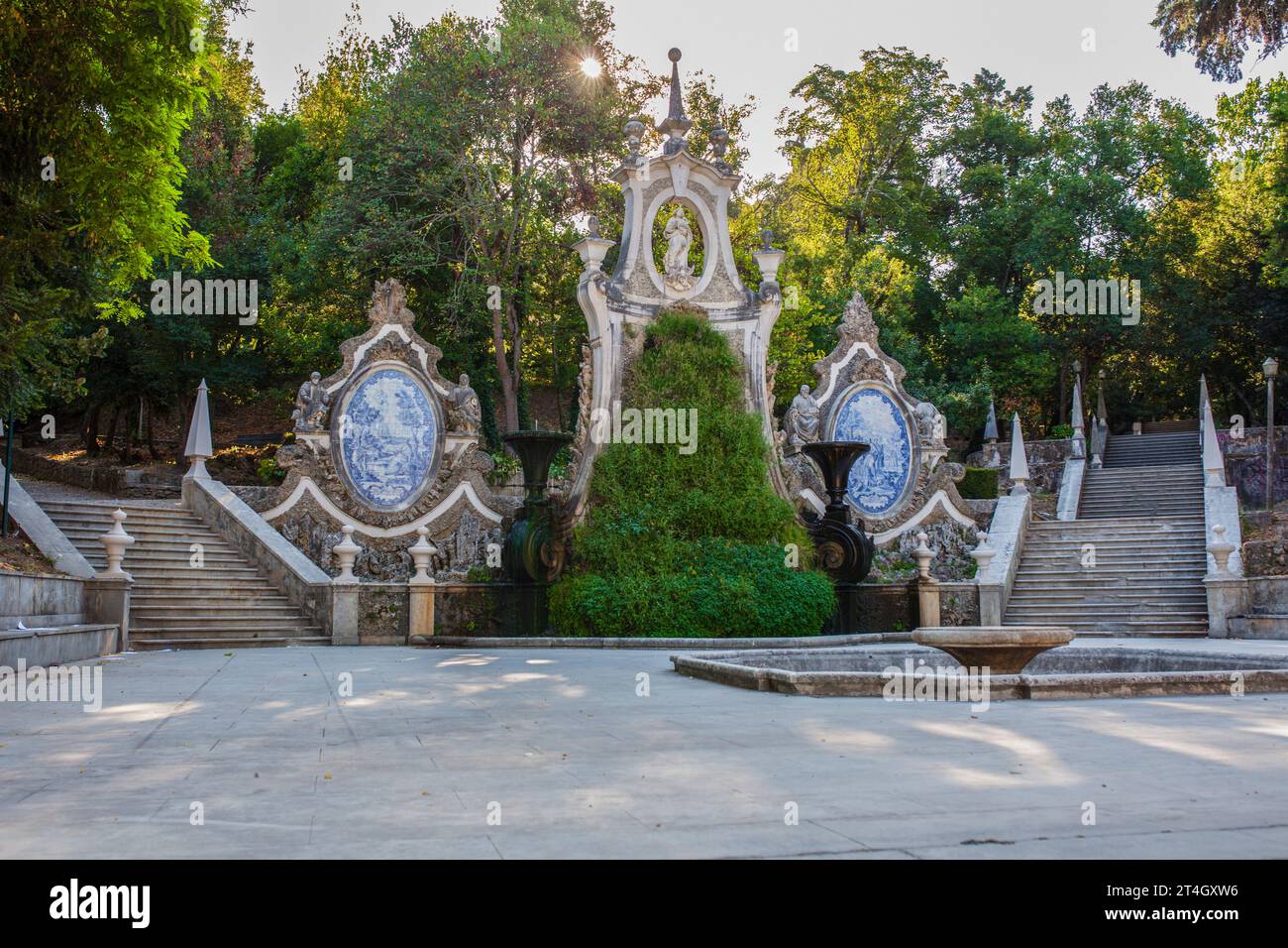 Brunnen im Santa Cruz Park, besser bekannt als Jardim da Sereia, Coimbra, Portugal Stockfoto