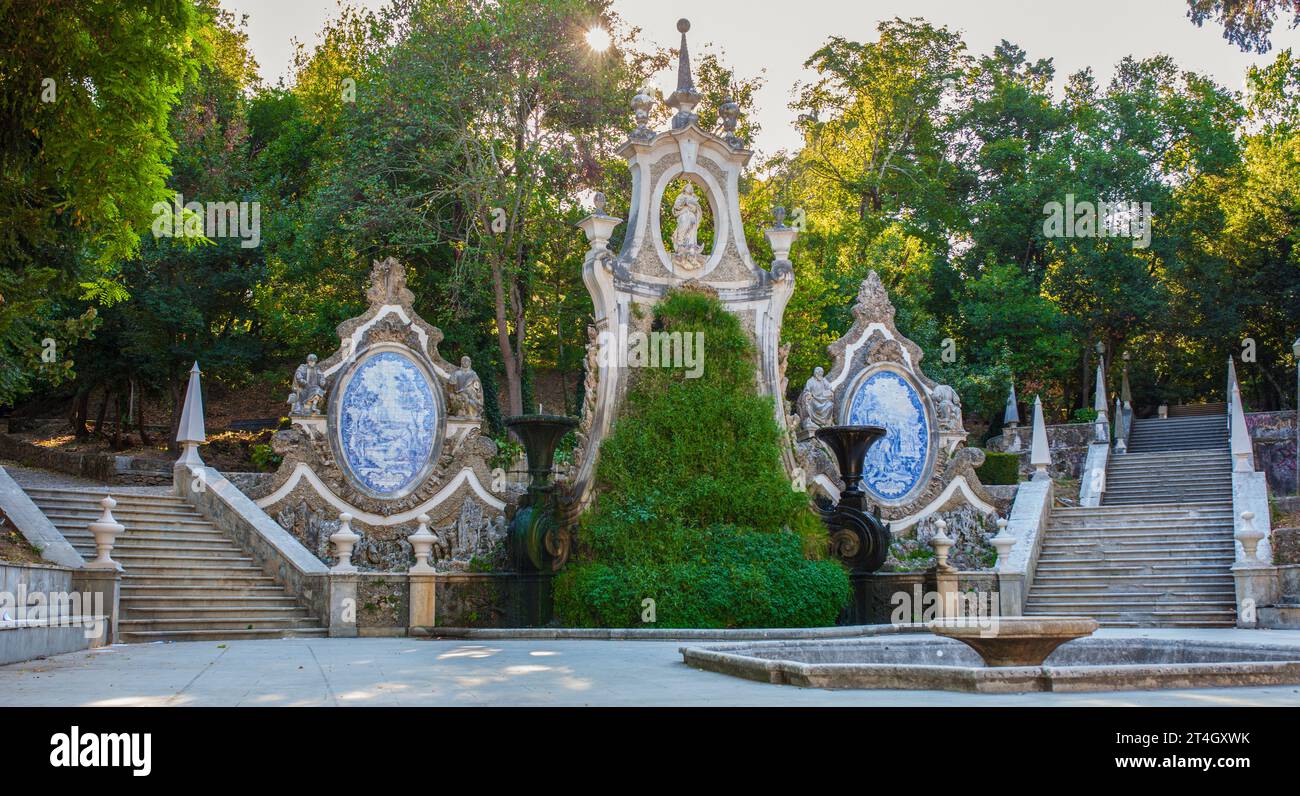 Brunnen im Santa Cruz Park, besser bekannt als Jardim da Sereia, Coimbra, Portugal Stockfoto