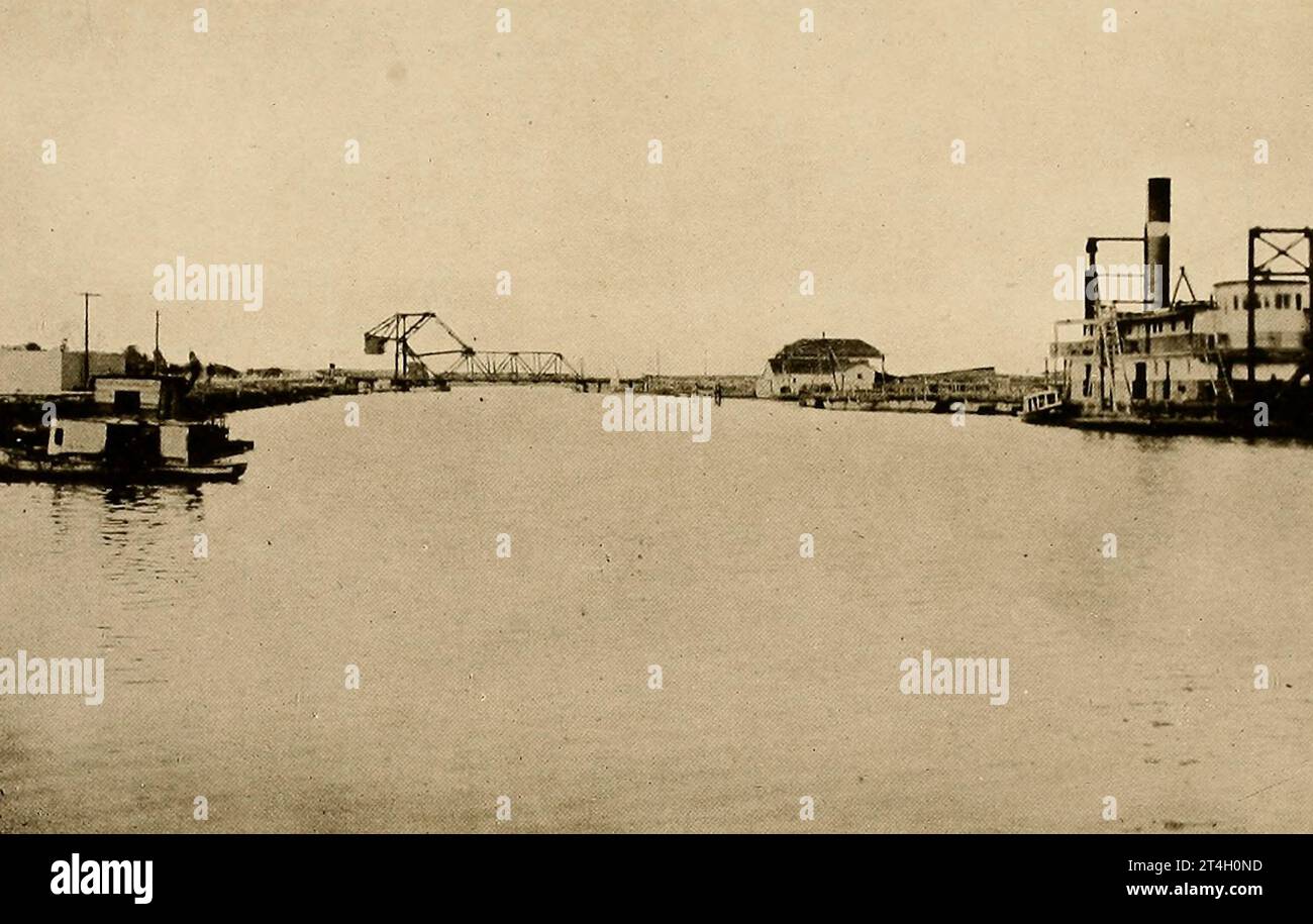 Ship Canal, Port Arthur aus dem Buch Texas, the Marvellous, the State of the Six Flags; von Nevin Otto Winter veröffentlichte The Page Company 1916 , einschließlich der Berichte über die spanische Siedlung und Gründung der indischen Missionen; die unglückliche Expedition und der Tod von La Salle ; die Romantik ihrer frühen Siedlung und Geschichten über ihre Hardy Pioneers, die neunjährige Republik Texas, Stephen F. Austin und Sam Houston, "Remember the Alamo", die Entwicklung der Cattle Ranches, die Great Ranches und ein Besuch einer Millionen Hektar großen Ranch, die wachsenden Städte; die Rehabilitation von Galveston; Along Stockfoto