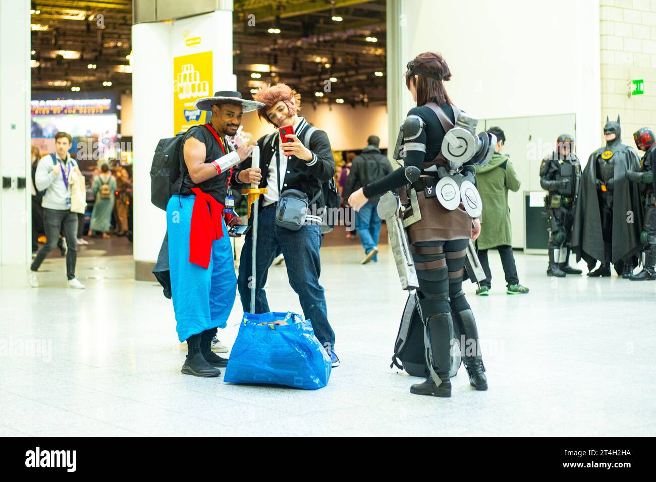 Tag 2 der MCM Comic Con im Excel Messezentrum in London am 28. Oktober 2023 Stockfoto