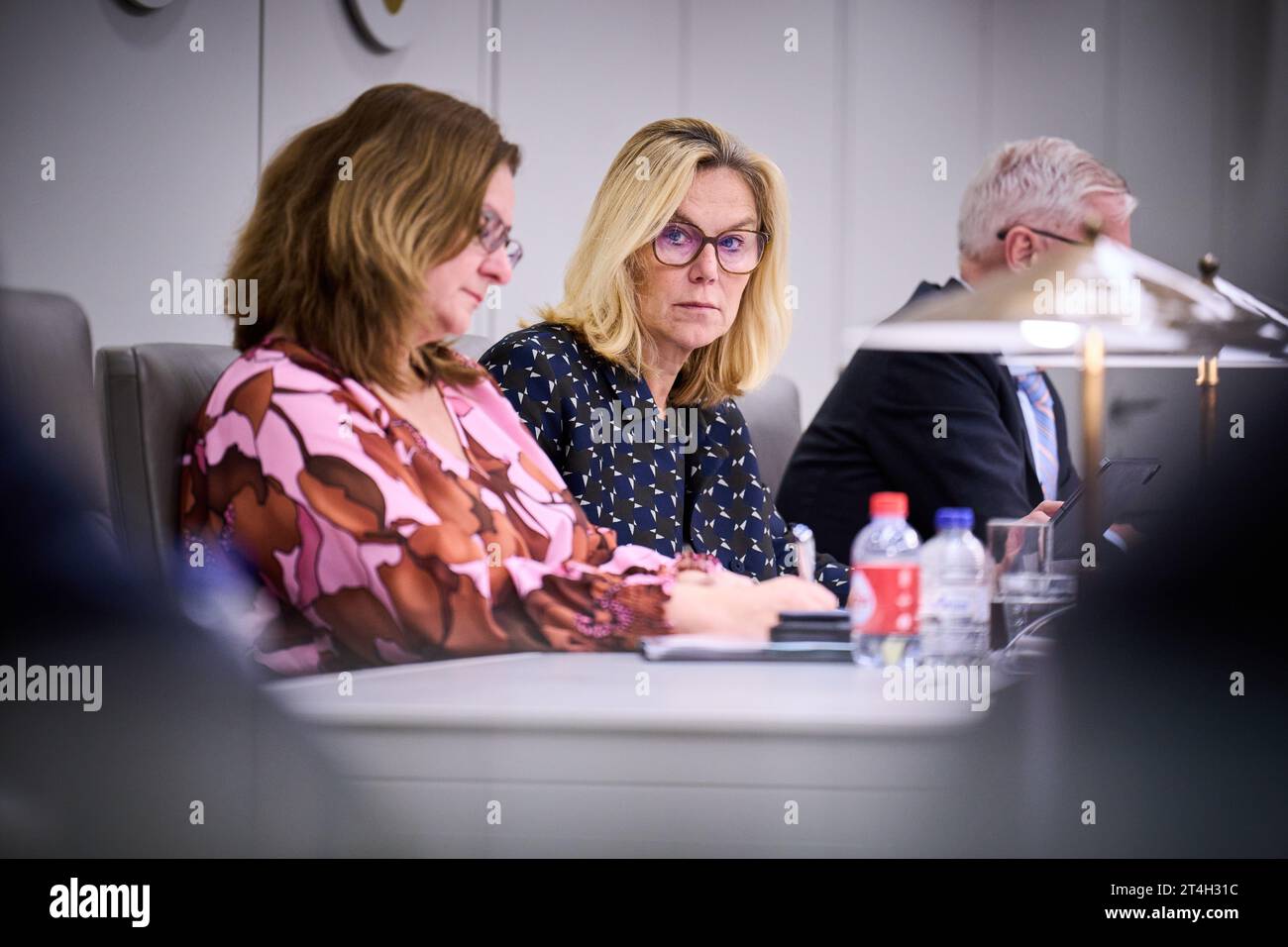 DEN HAAG - Sigrid Kaag, scheidender Finanzminister (D66) während der Erörterung der im Staatshaushalt festgelegten Finanzpolitik mit der Regierung während der allgemeinen finanziellen Erwägungen (Bild). ANP PHIL NIJHUIS niederlande raus - belgien raus Stockfoto