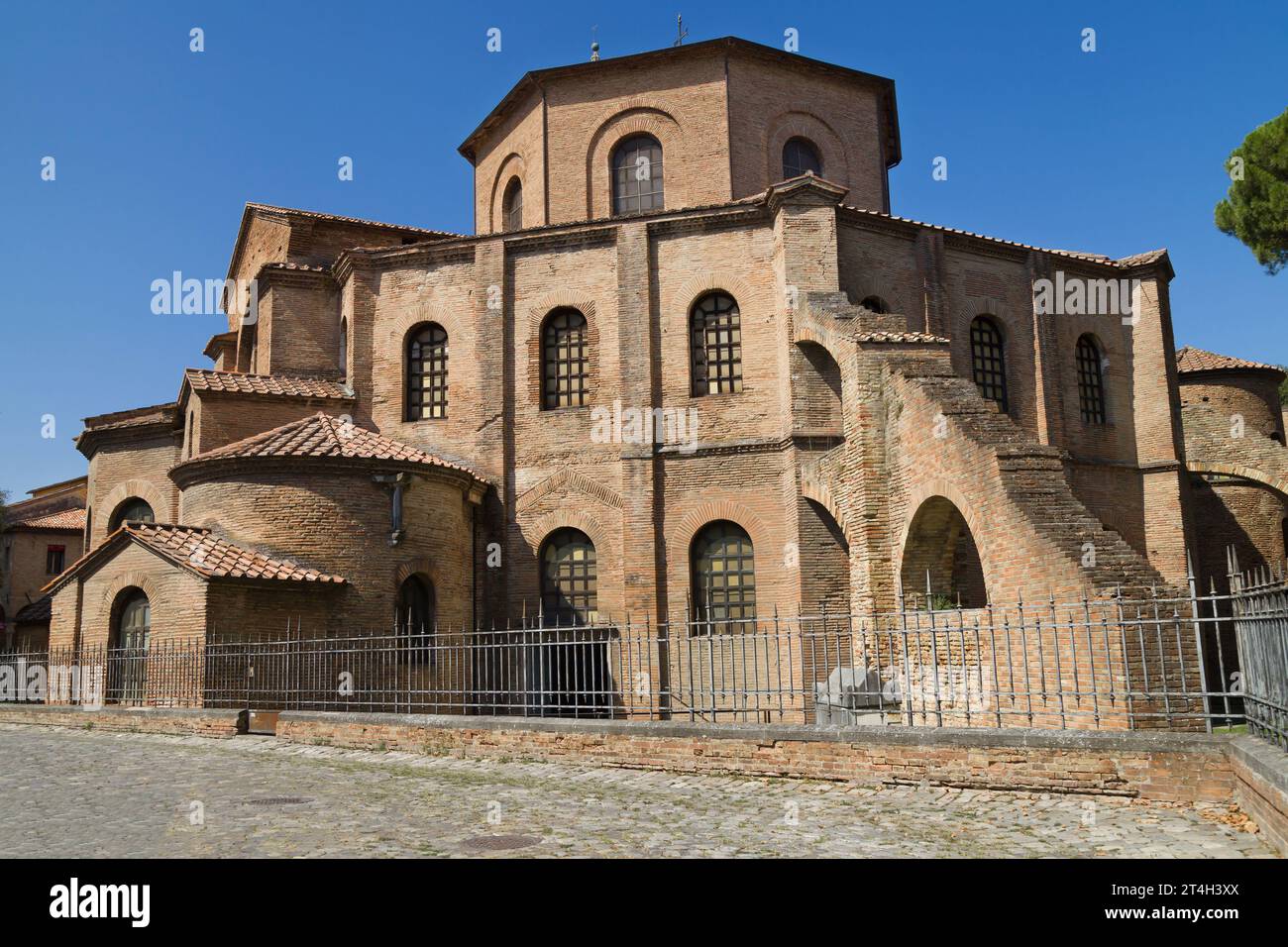 Außenansicht der Basilika San Vitale in Ravenna, Emilia-Romagna, Italien. Stockfoto