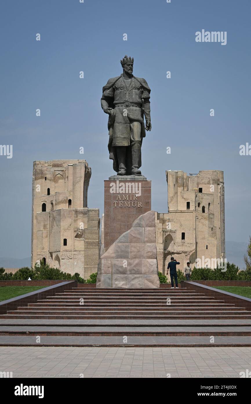 Die Statue von Amir Temur im historischen Zentrum von Shahrisabz, Usbekistan Stockfoto
