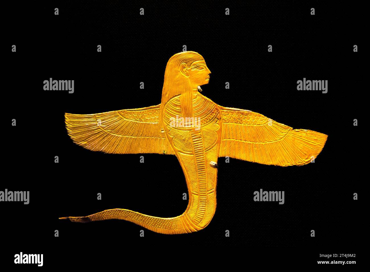 Ägypten, Kairo, Tutanchamon Schmuck, aus seinem Grab in Luxor : geflügelte Schlange mit menschlichem Kopf. Amulett in Gold. Stockfoto