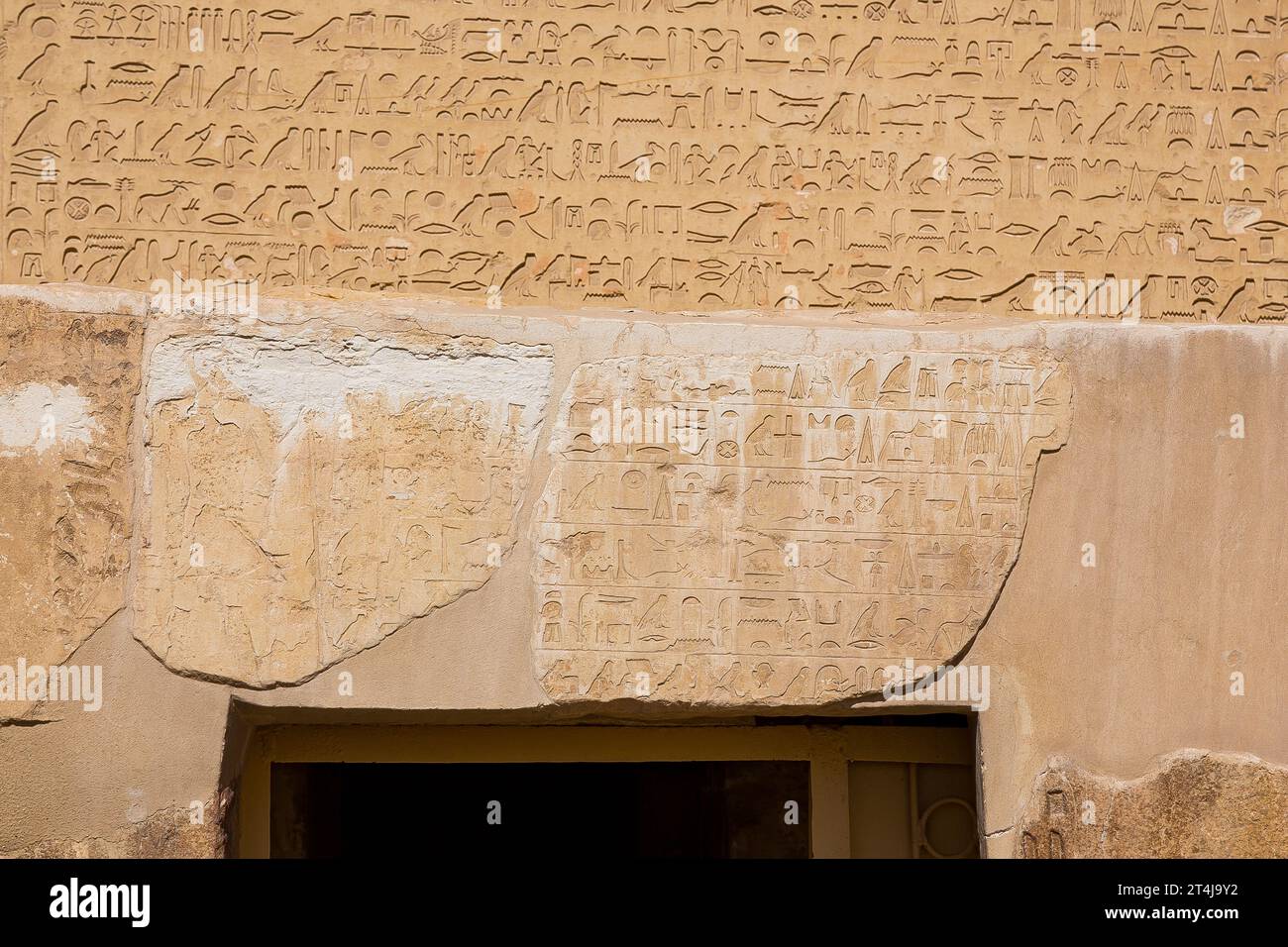 Ägypten, Sakkara, Grab von Mehu, Fassade, mit einem langen Widmungstext. Stockfoto