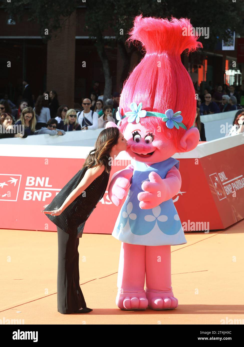 Rom, Rom Film Fest 2023. Filmfestival In Rom. Rote Teppichfolie „Trolls 3“. Im Bild: Lodovica Comello, Poppy Stockfoto