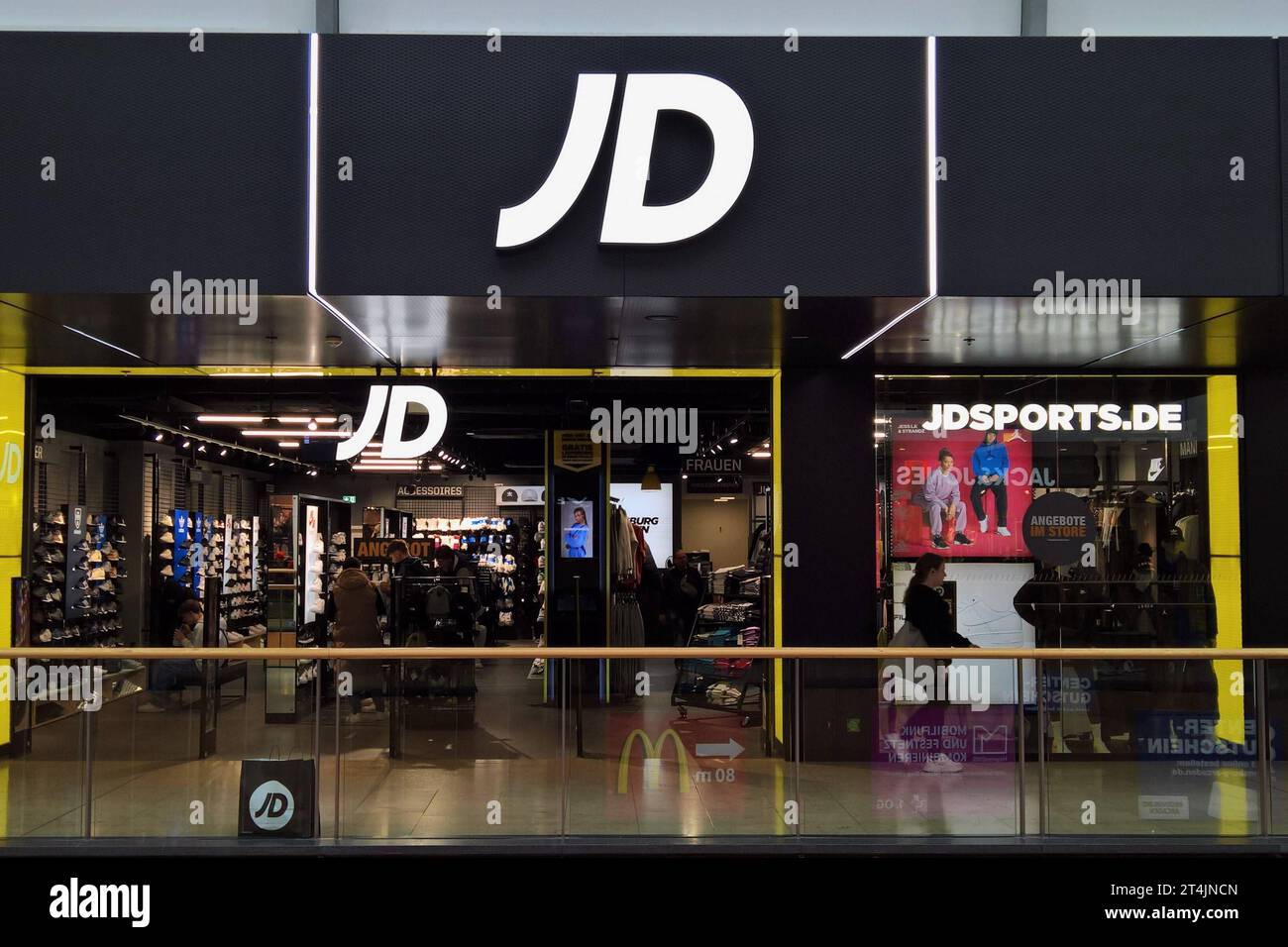 Jd sports fashion plc Fotos und Bildmaterial in hoher Auflösung Alamy