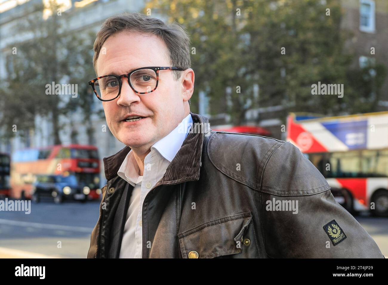 London, Großbritannien. 31. Oktober 2023. Tom Tugendhat, MBE, Abgeordneter, Staatsminister (Minister für Sicherheit) im Innenministerium. Minister der Sunak-Regierung in der Downing Street für die wöchentliche Kabinettssitzung heute. Quelle: Imageplotter/Alamy Live News Stockfoto