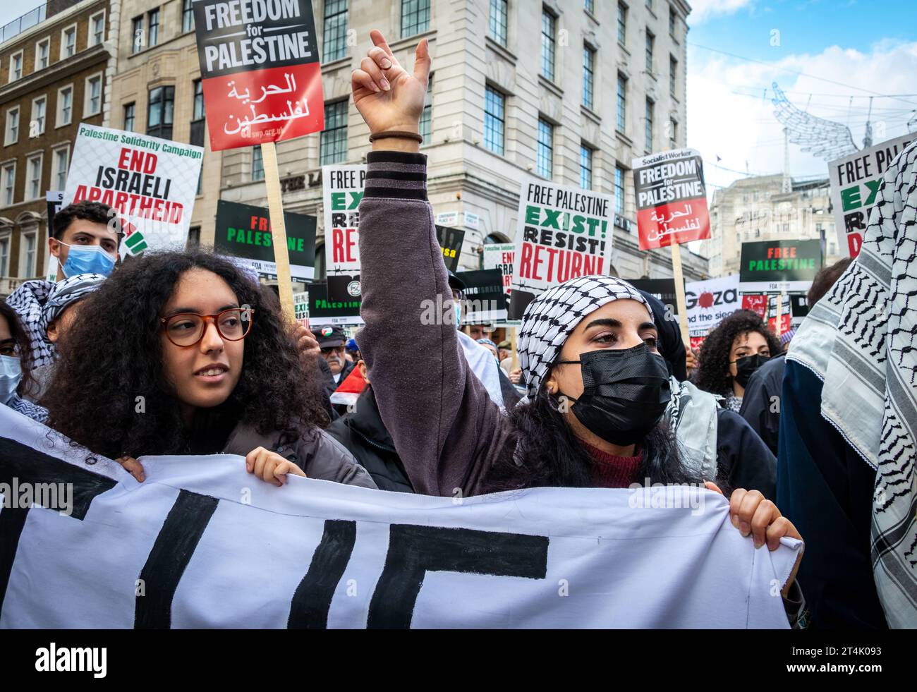 Pro-palästinensischer marsch in London über Gaza bringt Tausende in die Stadt. Stockfoto