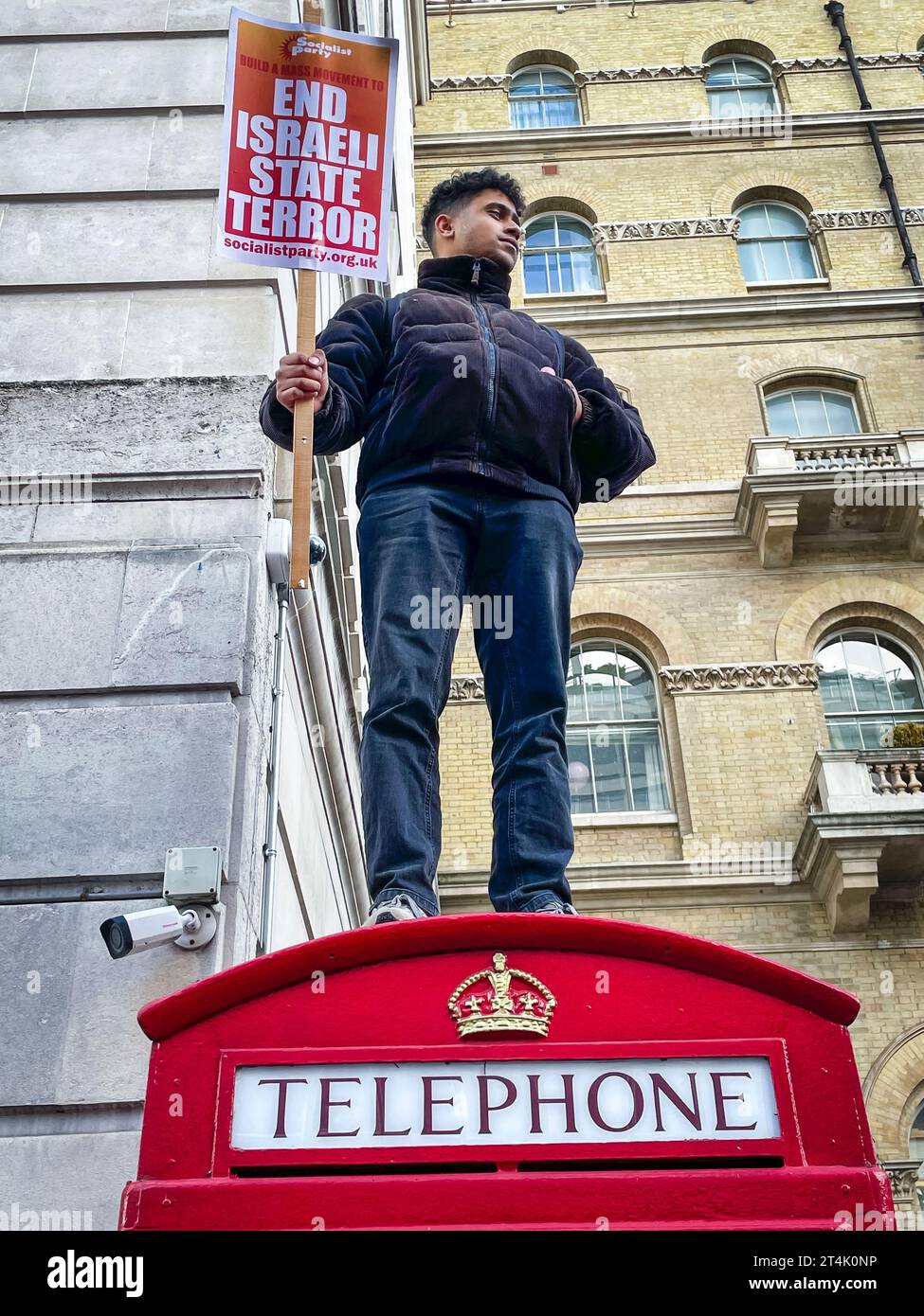 Einsamer Demonstrant. Pro-palästinensische Proteste in London. Stockfoto
