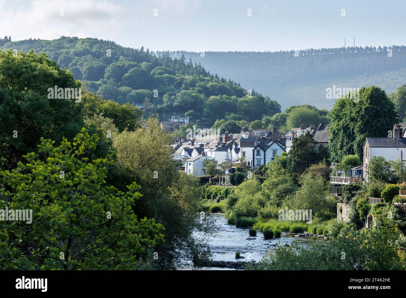 River Dee verläuft durch Llangollen Denbighshire Wales UK Stockfoto