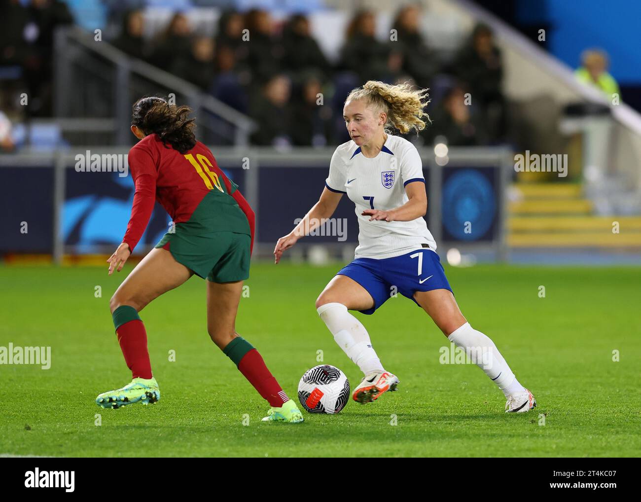 Manchester, England, 30. Oktober 2023. Katie Robinson aus England tritt im Rahmen des Internationalen Freundschaftsspiels im Academy Stadium in Manchester gegen Joan Silva aus Portugal auf. Der Bildnachweis sollte lauten: Simon Bellis / Sportimage Stockfoto