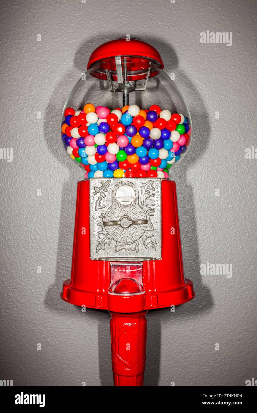 Gummibälle in der Gummiballmaschine, im Studio Stockfoto