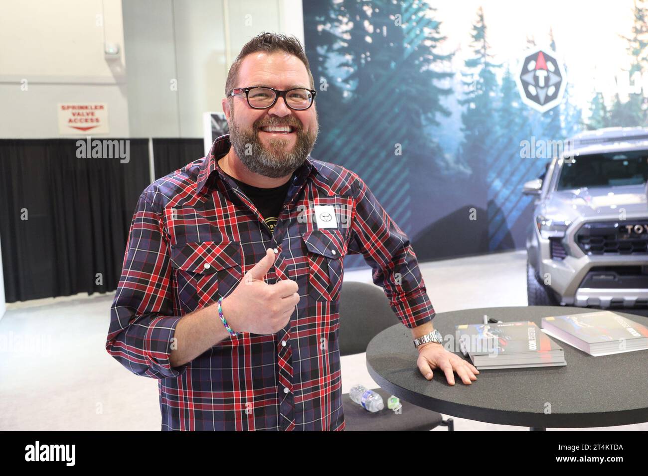 Las Vegas, Usa. 31. Oktober 2023. Fernsehmoderator Rutledge Wood tritt am Dienstag, den 31. Oktober 2023, auf der SEMA Show 2023 im Las Vegas Convention Center in Las Vegas, Nevada, auf. Foto: James Atoa/UPI Credit: UPI/Alamy Live News Stockfoto