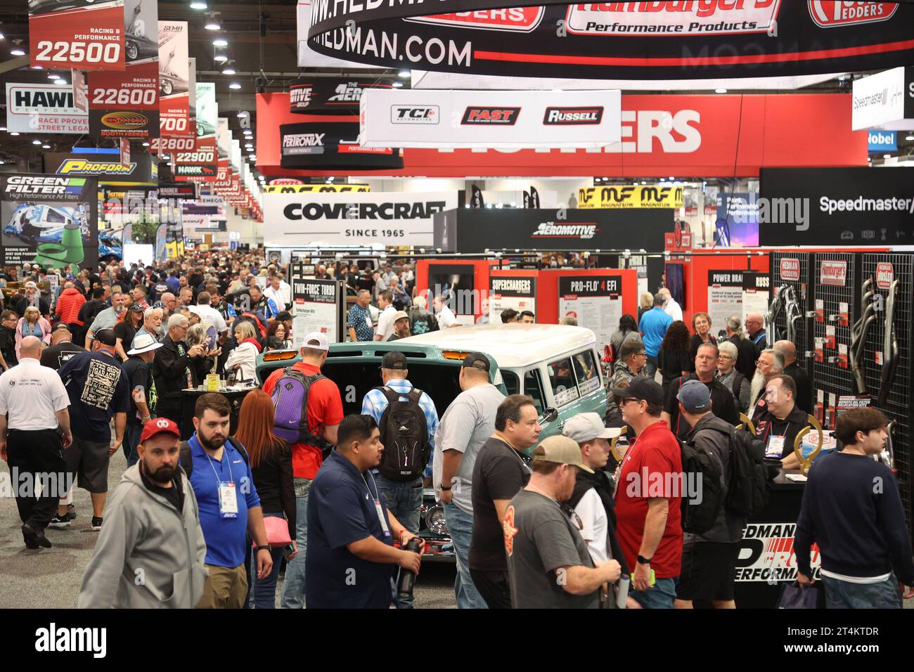 Las Vegas, Usa. 31. Oktober 2023. Ein Blick auf die Teilnehmer am ersten Tag der SEMA Show 2023 im Las Vegas Convention Center in Las Vegas, Nevada, Dienstag, 31. Oktober 2023. Foto: James Atoa/UPI Credit: UPI/Alamy Live News Stockfoto