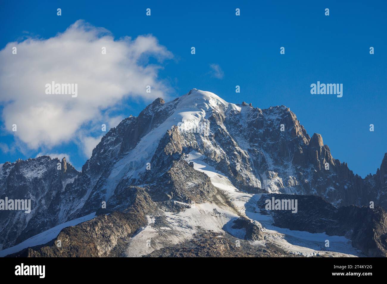 Aiguille Verte in Chamonix im Herbst Stockfoto