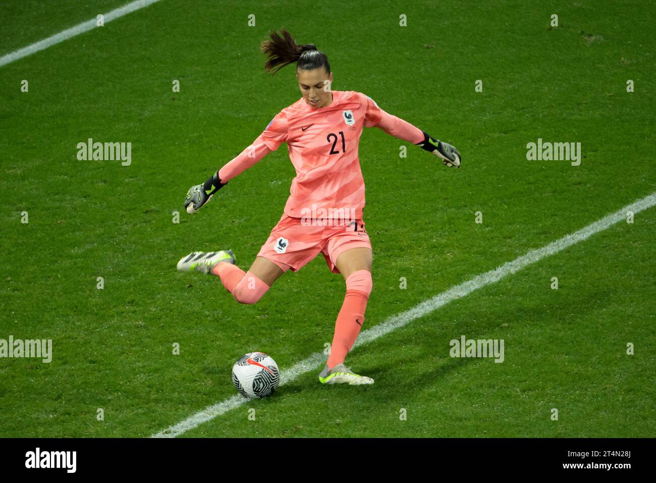 Reims, Frankreich. 31. Oktober 2023. Torhüter von Frankreich Constance Picaud während des Fußballspiels der UEFA Women's Nations League, Liga A Gruppe A2 zwischen Frankreich und Norwegen am 31. Oktober 2023 im Stade Auguste Delaune in Reims, Frankreich - Foto Jean Catuffe/DPPI Credit: DPPI Media/Alamy Live News Stockfoto