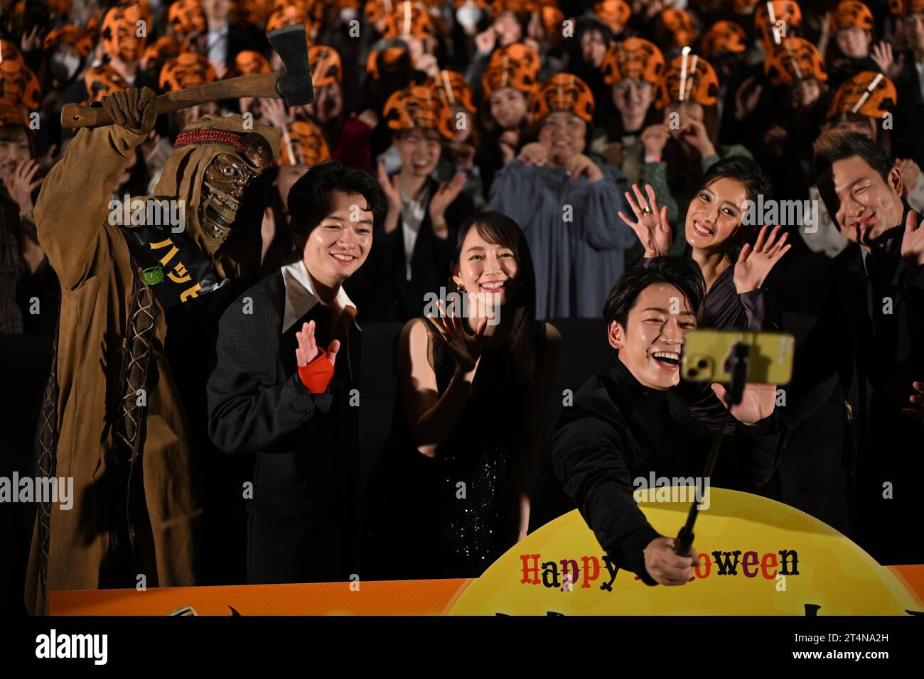 31. Oktober 2023. 31. Oktober 2023. Shota Sometani, Riho Yoshioka, Kazuya Kamenashi, Nanao, Shido Nakamura, 31. Oktober 2023: das 36. internationale Filmfestival Tokio. Pressekonferenz zum Film „Lumberjack the Monster“ in Tokio, Japan am 31. Oktober 2023. Quelle: 2023 TIFF/AFLO/Alamy Live News Stockfoto