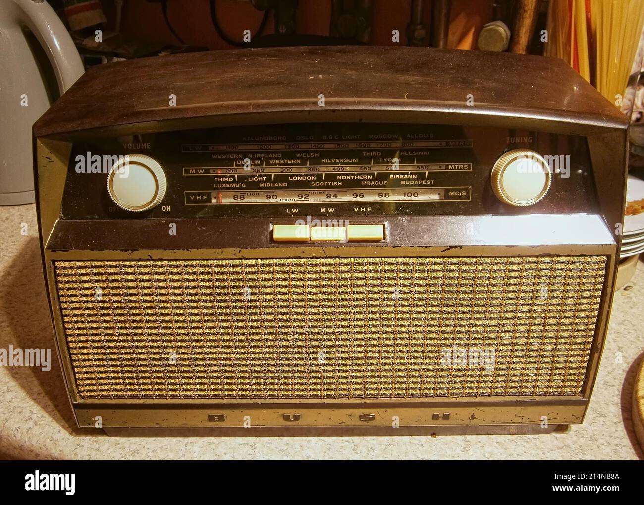 Vintage BUSH UKW 80 Radio zu Hause Stockfoto