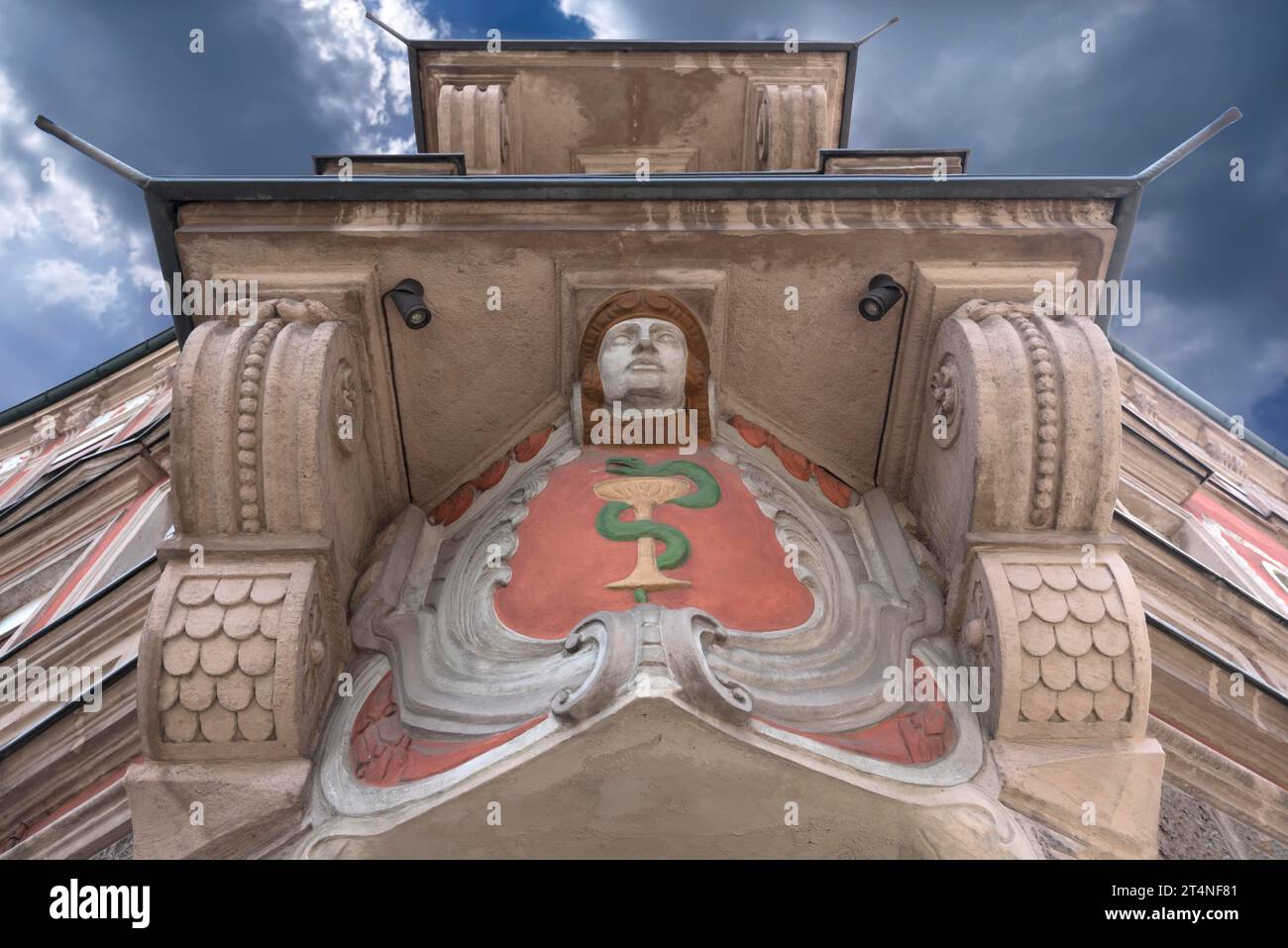 Jugendstilschmuck über dem Eingang zur Mohrenapotheke, Erlangen, Mittelfranken, Bayern, Deutschland Stockfoto