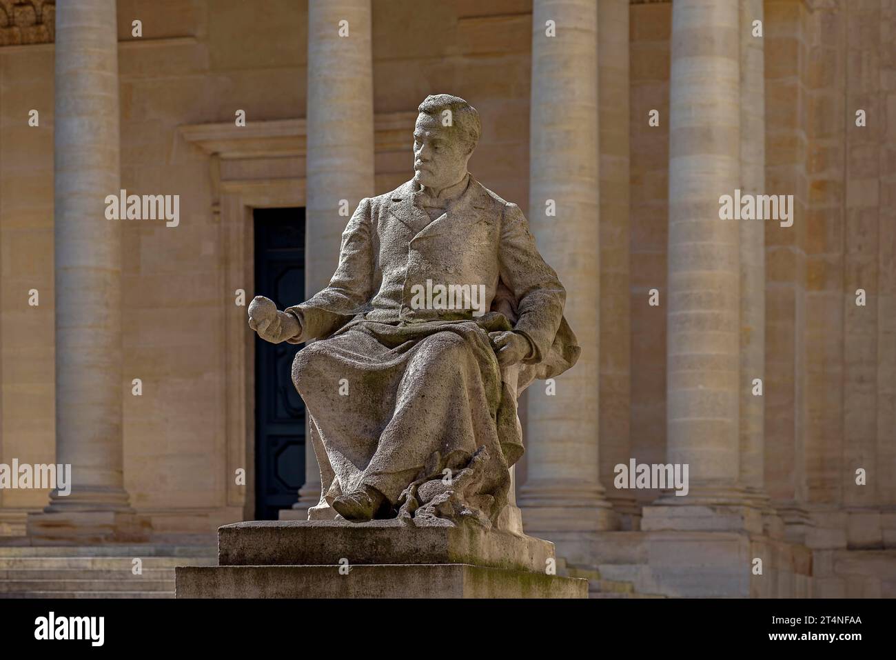 Denkmal für Luis Pasteur, 1822-1895, französischer Chemiker und Physiker, Innenhof der Sorbonne, 47 rue des Ecoles, Paris, Frankreich Stockfoto