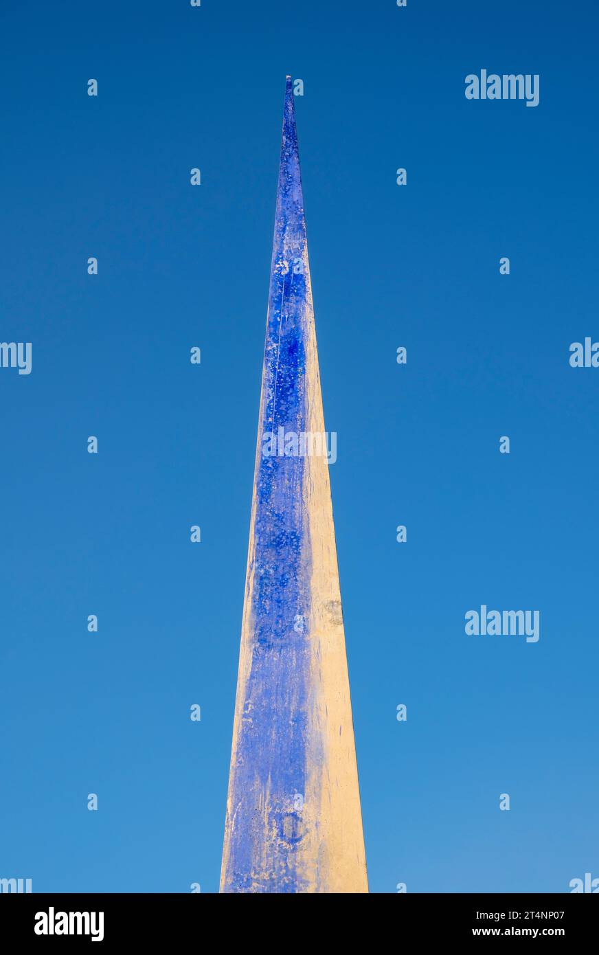 Obelisk im Skulpturengarten der Joan Miro Foundation, Barcelona, Spanien Stockfoto