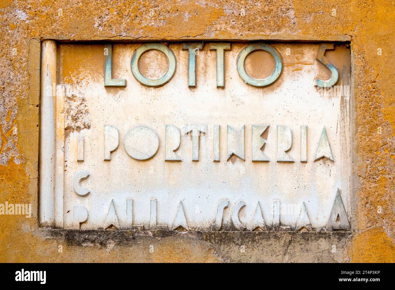Das Los V von Garbatella befindet sich auf der Piazza Benedetto Brin, Rom, Italien Stockfoto