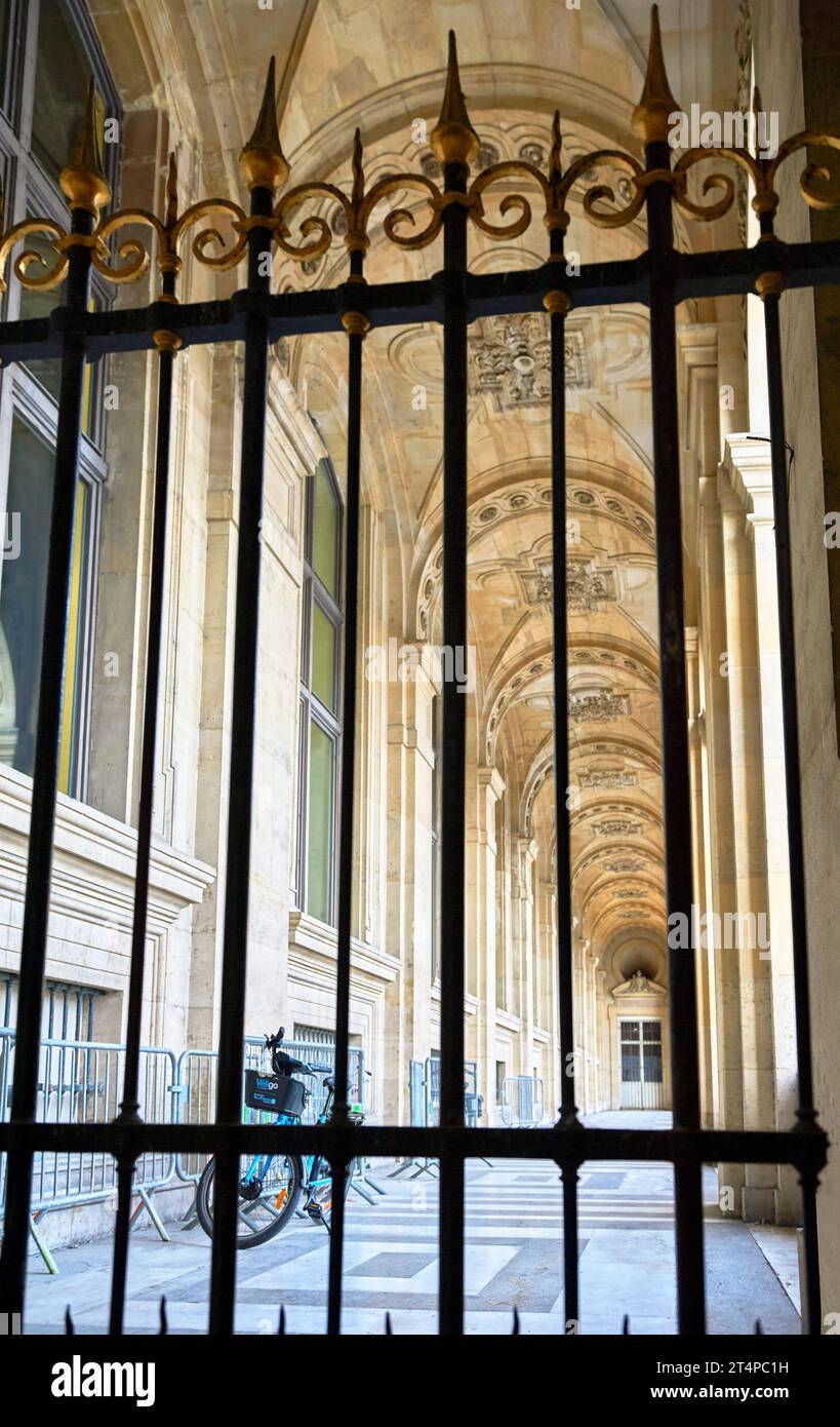 Galerie des Louvre-Palastes in Paris Stockfoto