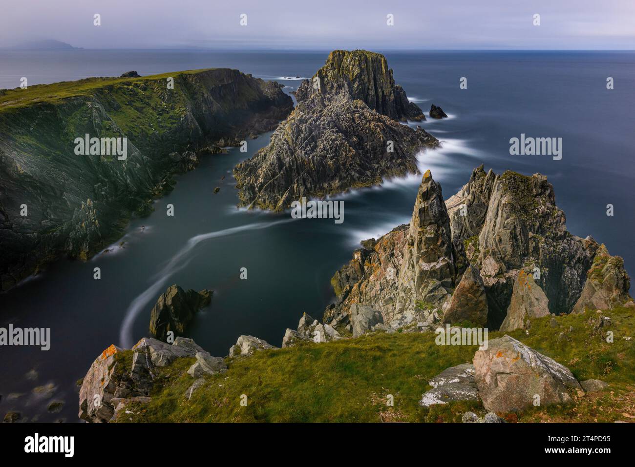 Malin Head, Irlands nördlichster Punkt, bietet atemberaubende Landschaften und dramatische Klippen und wurde in mehreren Filmen und TV-Shows gezeigt, darunter Sta Stockfoto