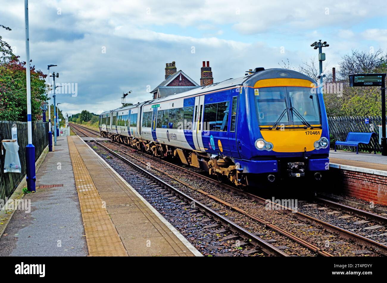 Klasse 170 am Bahnhof Hammerton nach Harrogate, North Yorkshire, England Stockfoto