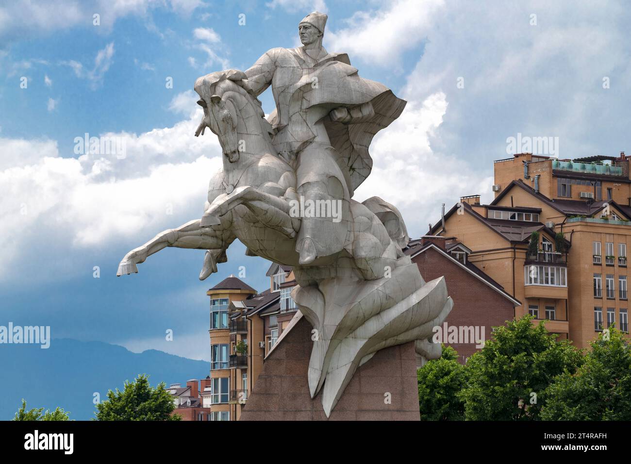 WLADIKAWKAZ, RUSSLAND - 13. JUNI 2023: Denkmal für den zweifachen Helden des sowjetischen Generals Issa Pliew an einem Junitag Stockfoto