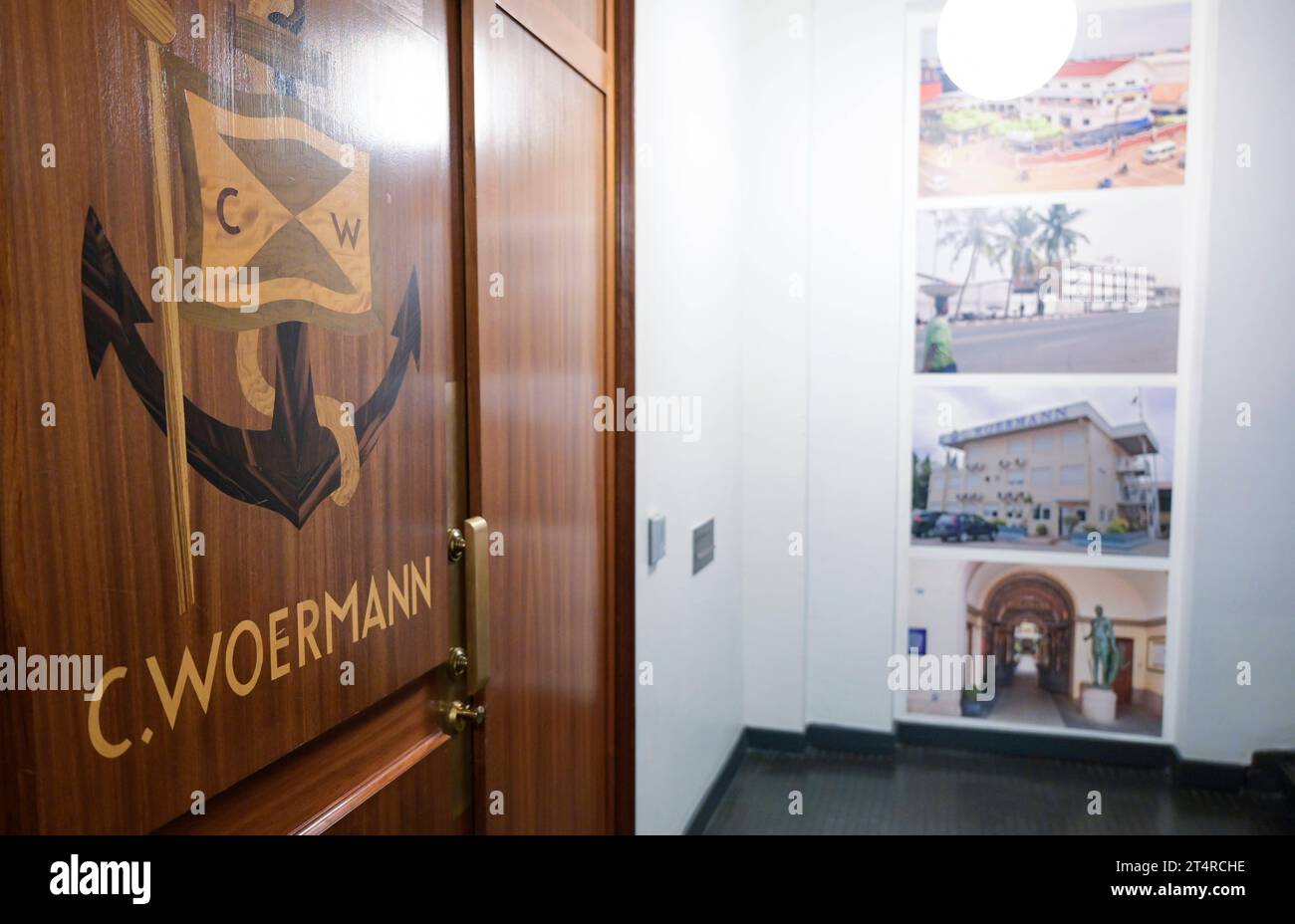 Deutscher Kolonialismus DEUTSCHLAND, Hamburg, Spuren der deutschen Kolonialgeschichte, Afrika Haus, Kontorhaus der Reederei C. Woermann im Zentrum Hamburgs, Woermann hat die Afrika Linie zwischen Deutschland und den kolonialen Territorien unterhalten, heute Handelshaus C. Woermann GmbH & Co. KG, Handel in Westafrika Hamburg Deutschland Credit: Imago/Alamy Live News Stockfoto