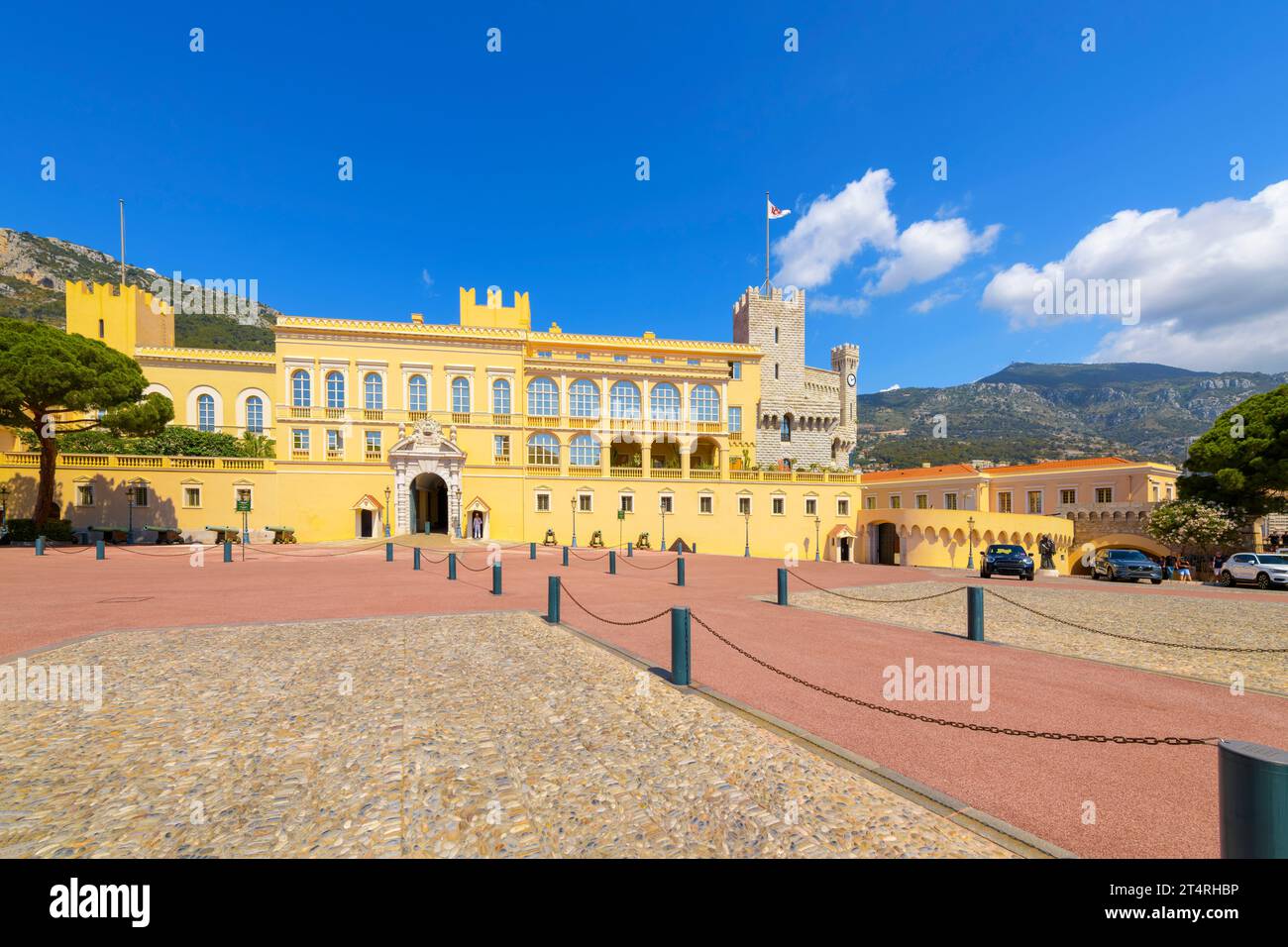 Der historische Fürstenpalast von Monaco am Place du Palais am Felsen in Monte Carlo, Monaco. Stockfoto