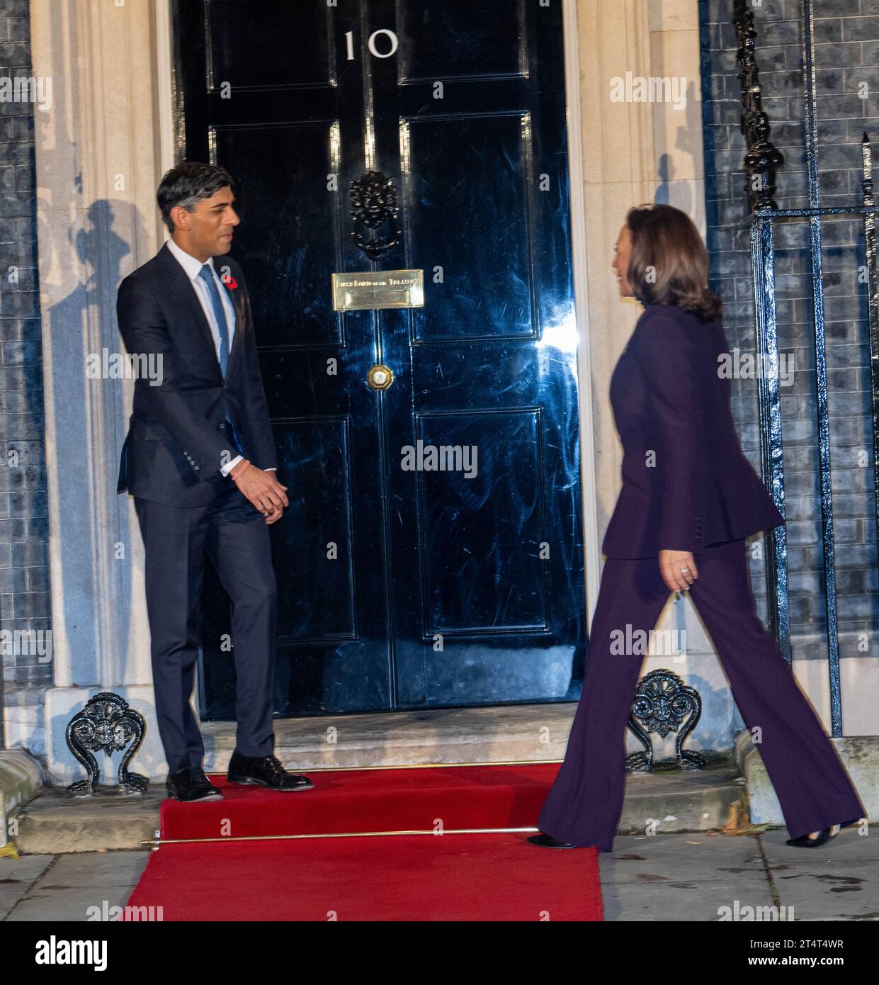 London, Großbritannien. November 2023. US-Vizepräsidentin Kamala Harris und Premierminister Rishi Sunak treffen sich in der Downing Street, Vizepräsident Harris besucht Großbritannien, um eine wichtige politische Rede über künstliche Intelligenz (KI) zu halten und am KI-Sicherheitsgipfel 2023 teilzunehmen. Credit: Ian Davidson/Alamy Live News Stockfoto