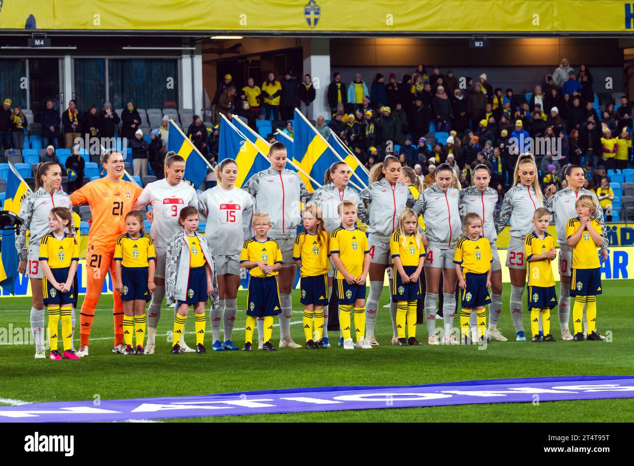 Göteborg, Schweden. Oktober 2023. Die Spieler der Schweiz stehen für das Spiel der UEFA Nations League zwischen Schweden und der Schweiz bei Gamla Ullevi in Göteborg an. (Foto: Gonzales Photo - Amanda Persson). Stockfoto