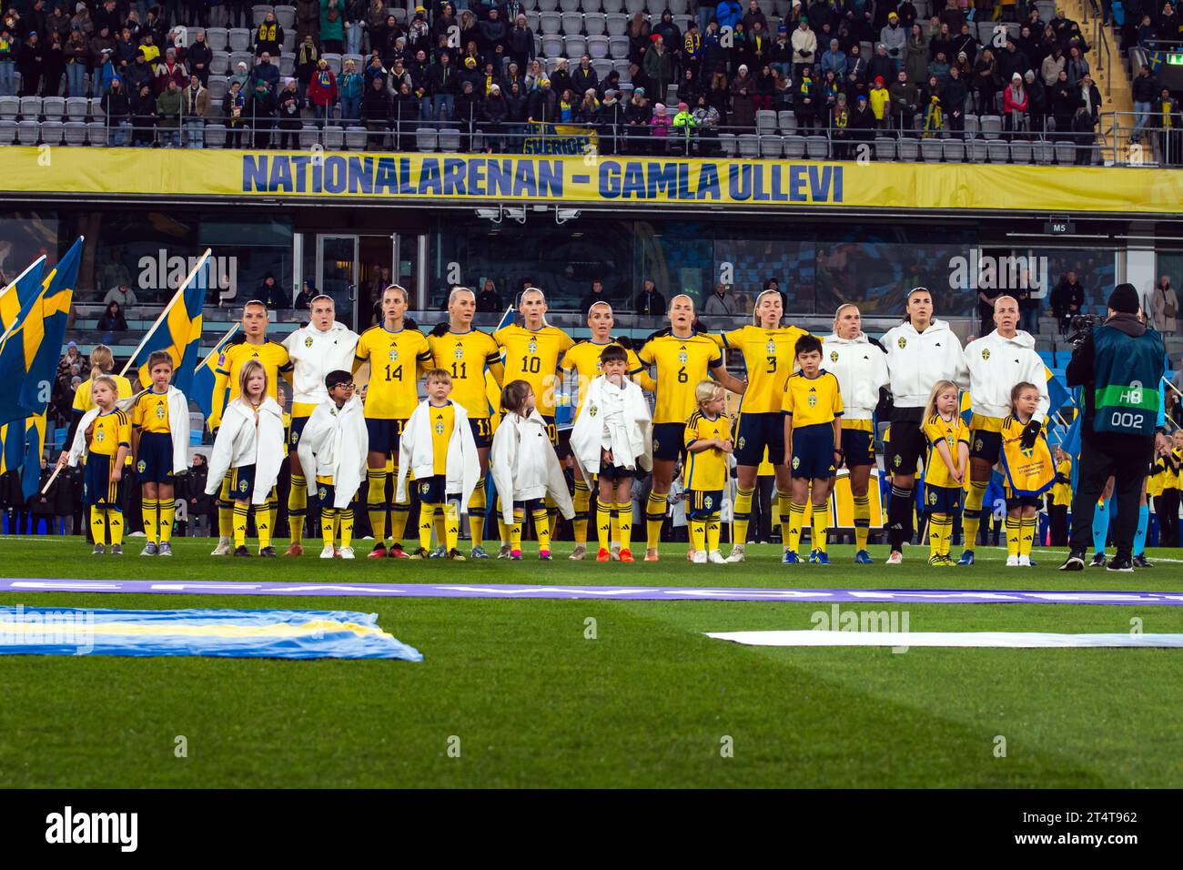 Göteborg, Schweden. Oktober 2023. Die schwedischen Spieler stellen sich für das Spiel der UEFA Nations League zwischen Schweden und der Schweiz bei Gamla Ullevi in Göteborg an. (Foto: Gonzales Photo - Amanda Persson). Stockfoto