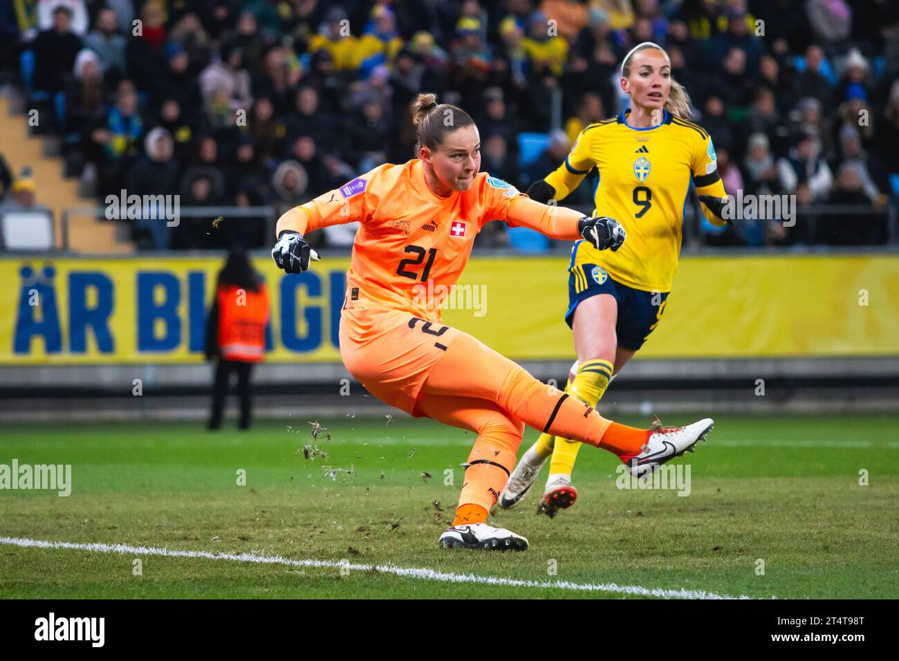 Göteborg, Schweden. Oktober 2023. Torhüterin Elvira Herzog (21) aus der Schweiz beim Spiel der UEFA Nations League zwischen Schweden und der Schweiz bei Gamla Ullevi in Göteborg. (Foto: Gonzales Photo - Amanda Persson). Stockfoto